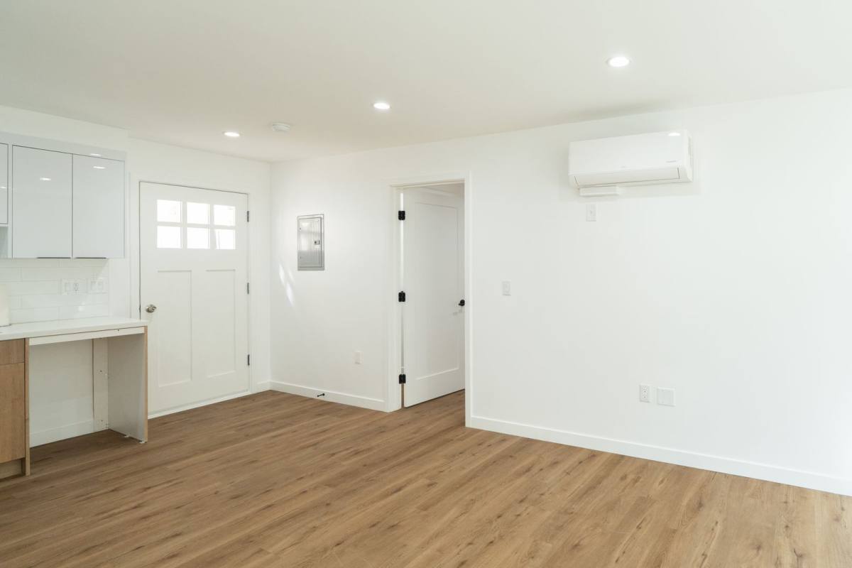 Apartment for rent at 921 New York Dr, Altadena, CA 91001