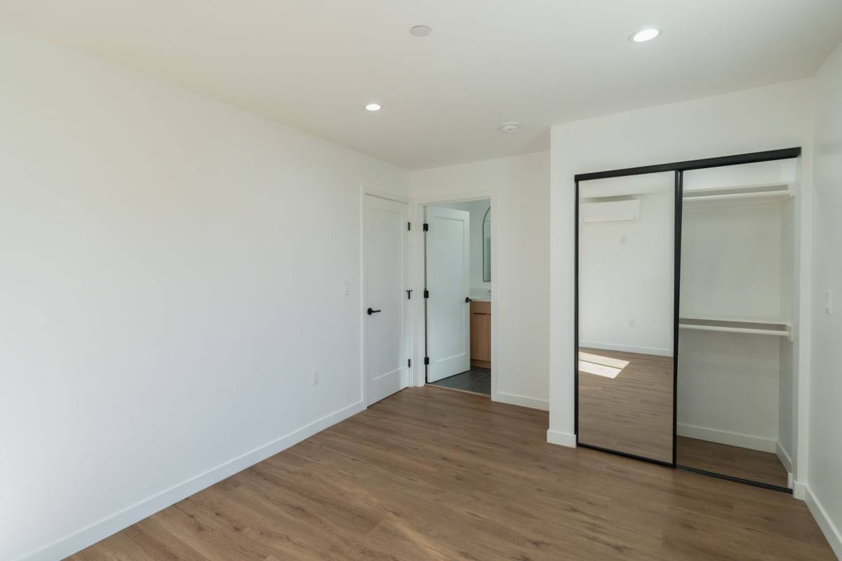 Apartment for rent at 921 New York Dr, Altadena, CA 91001