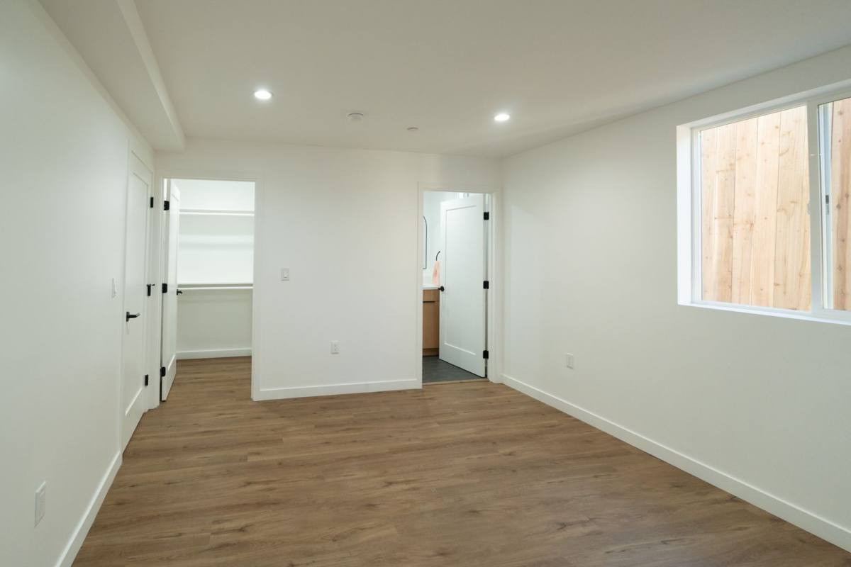 Apartment for rent at 921 New York Dr, Altadena, CA 91001