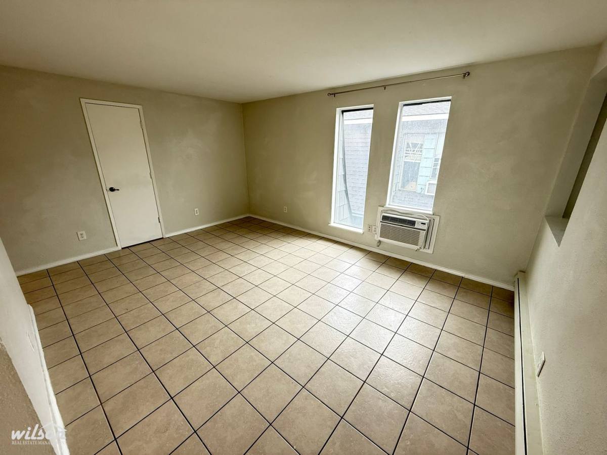 Apartment for rent at 1403-1405 Roosevelt Ave, Yakima, WA 98902