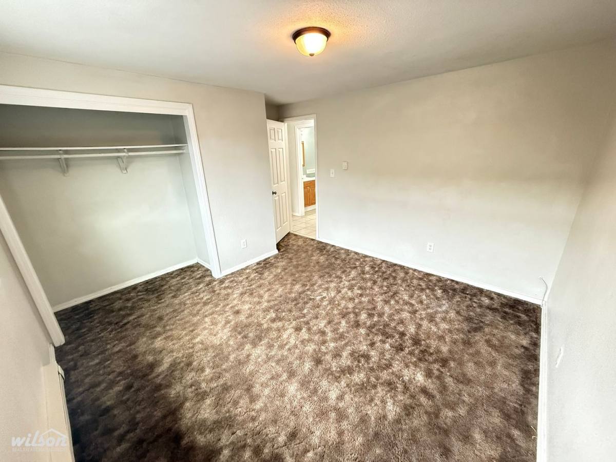 Apartment for rent at 1403-1405 Roosevelt Ave, Yakima, WA 98902