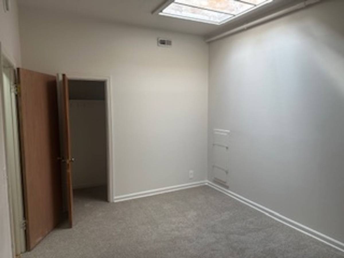 Apartment for rent at 734 1 2 Massachusetts St, Lawrence, KS 66044