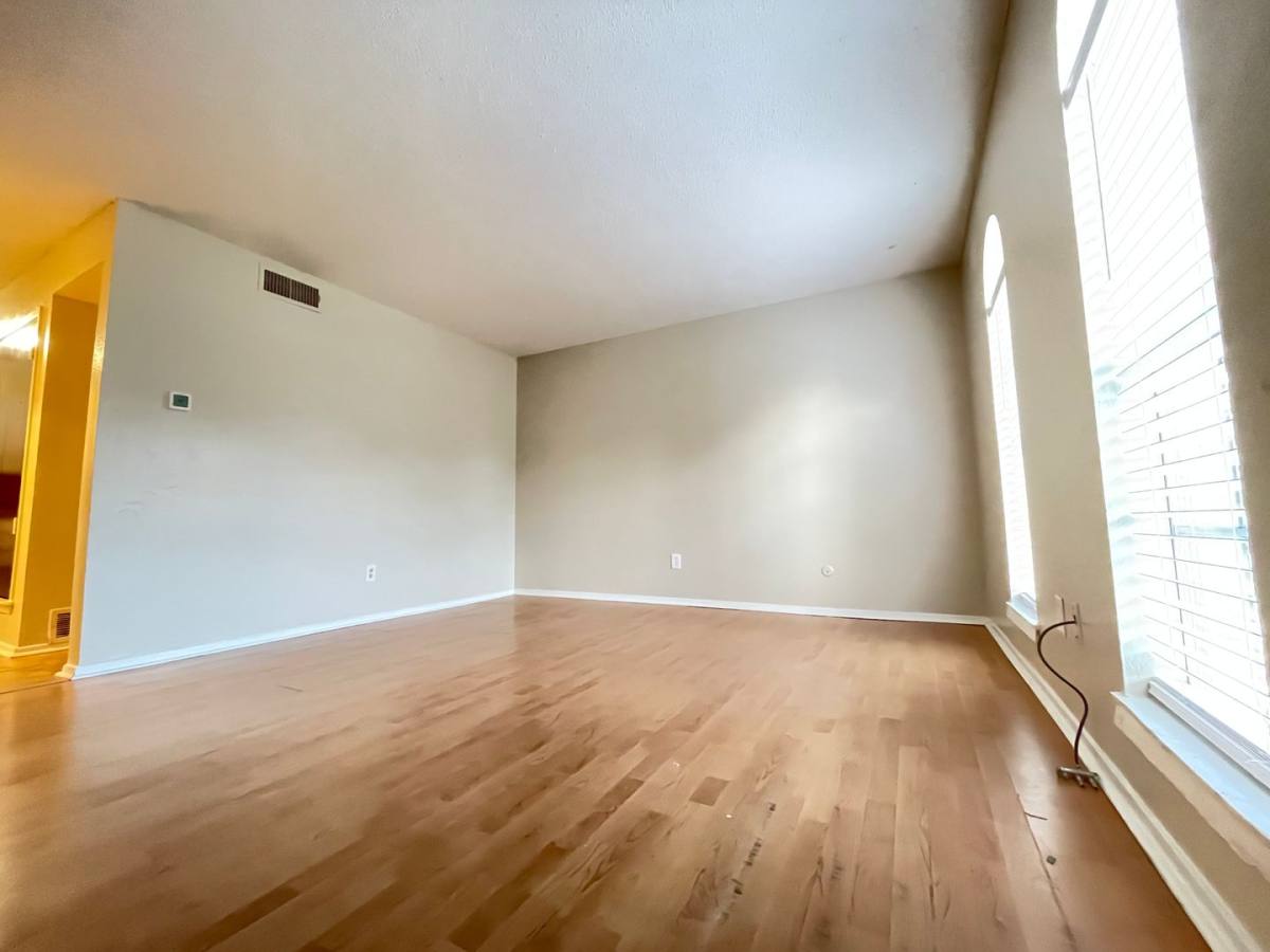 Townhouse for rent at 1913 Nolen Court Arlington - A, Arlington, TX 76012
