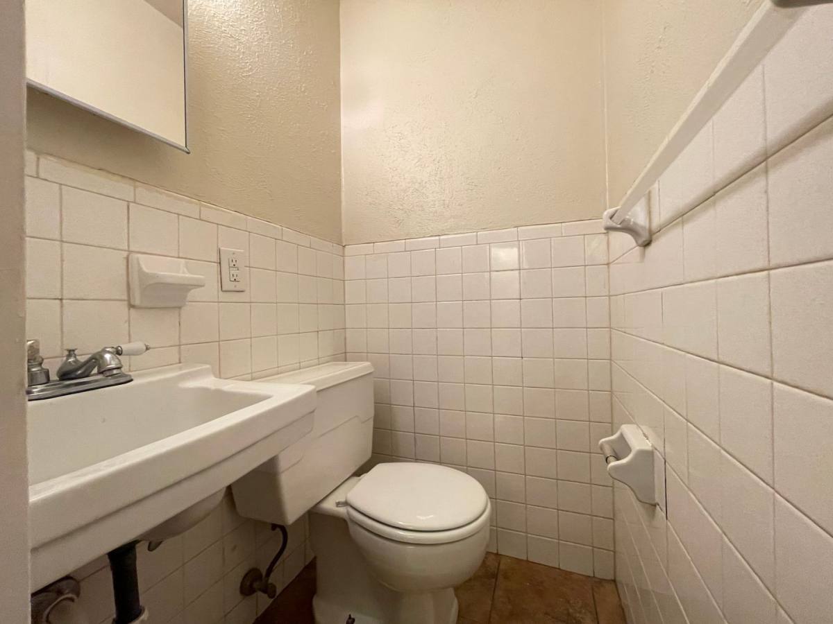 Townhouse for rent at 1913 Nolen Court Arlington - A, Arlington, TX 76012