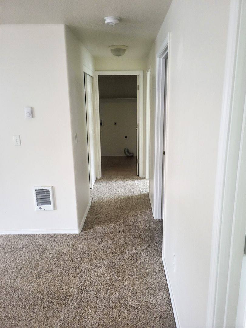 Apartment for rent at 465 E Ellendale Ave, Dallas, OR 97338