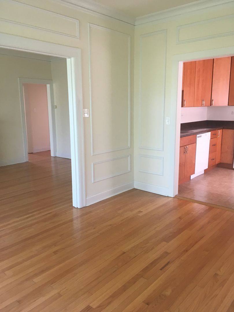 Apartment for rent at 1417-39 W Sherwin Ave, Chicago, IL 60626