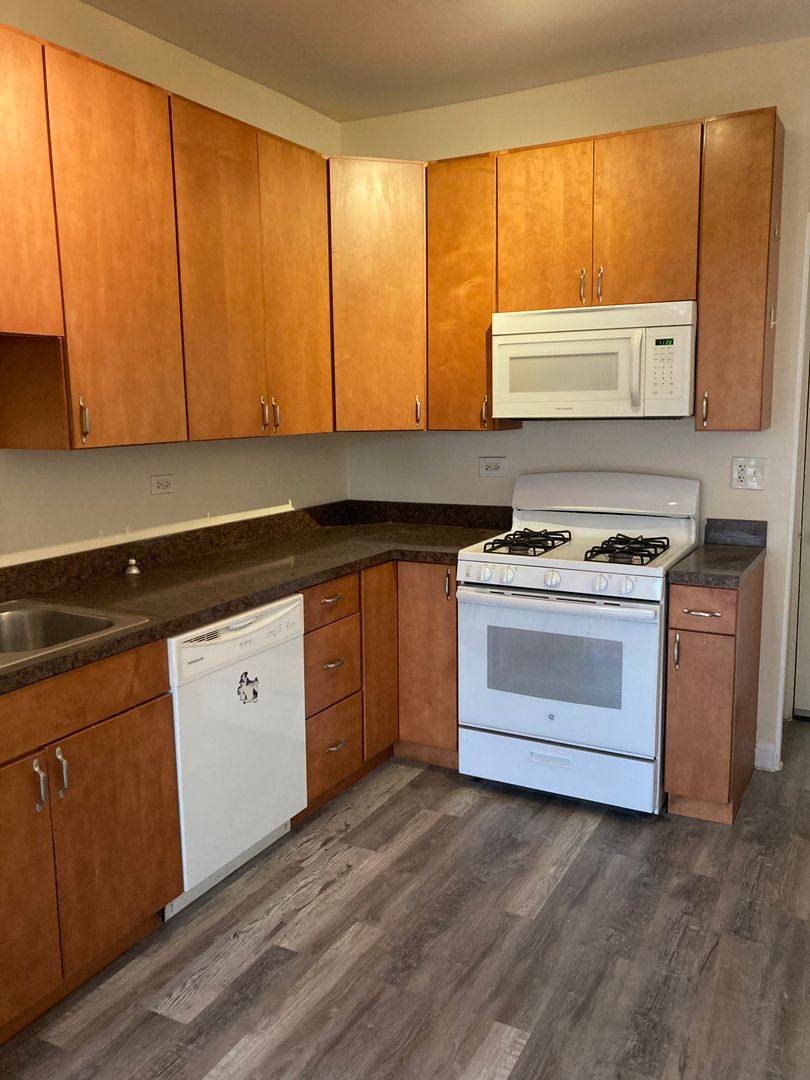 Apartment for rent at 1417-39 W Sherwin Ave, Chicago, IL 60626