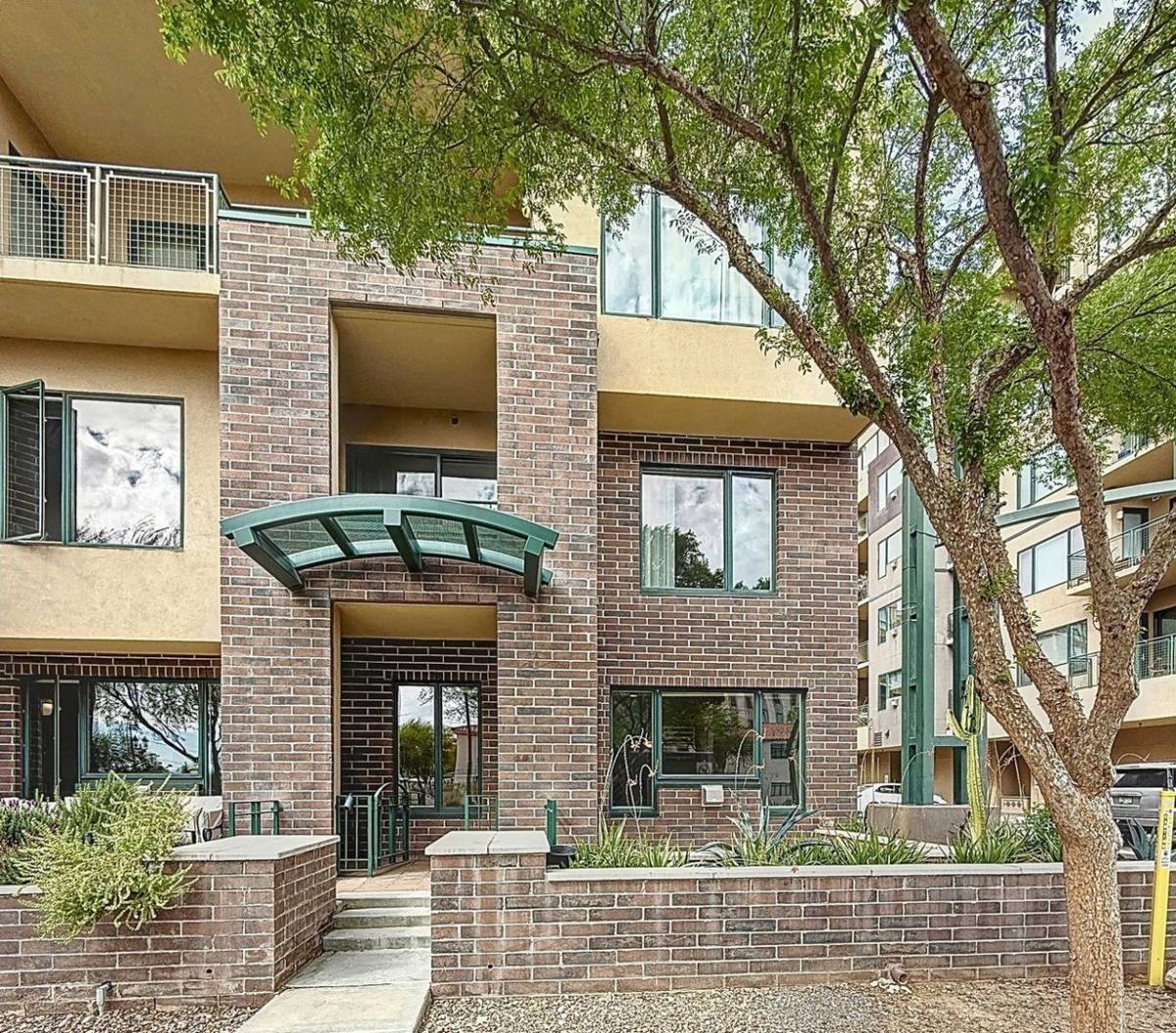 Townhouse for rent at 16 W Encanto Blvd, Phoenix, AZ 85003