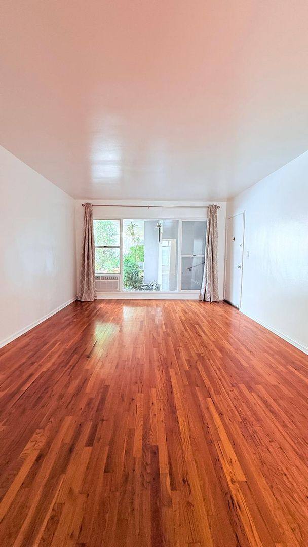 Apartment for rent at 1737 N Orange Dr, Los Angeles, CA 90028