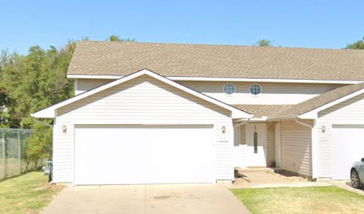 Apartment for rent at 4329-4337 S Elizabeth, Wichita, KS 67217