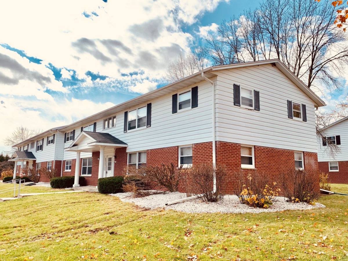 Apartment for rent at 1407-1409 Parkway Dr, Port Washington, WI 53074