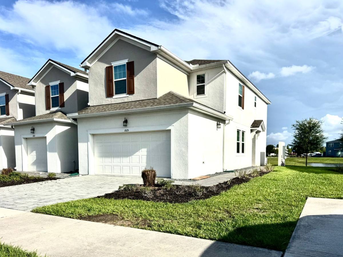 Townhouse for rent at 1025 Spring Palms Loop, Orlando, FL 32828
