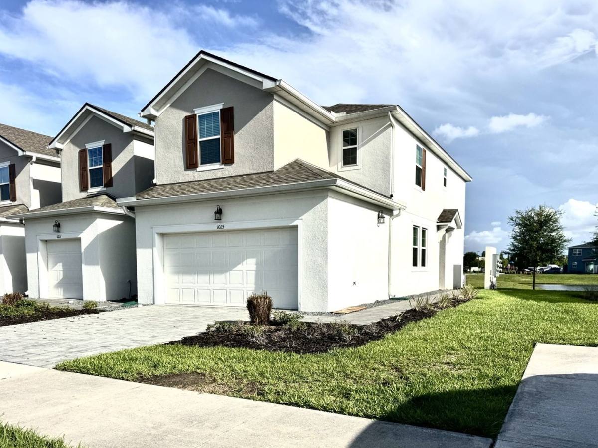 Townhouse for rent at 1025 Spring Palms Loop, Orlando, FL 32828