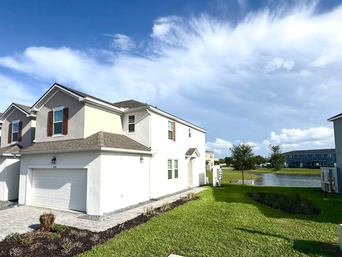 Townhouse for rent at 1025 Spring Palms Loop, Orlando, FL 32828