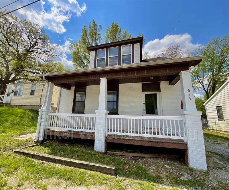 House for rent at 614 W Monroe, Belleville, IL 62220