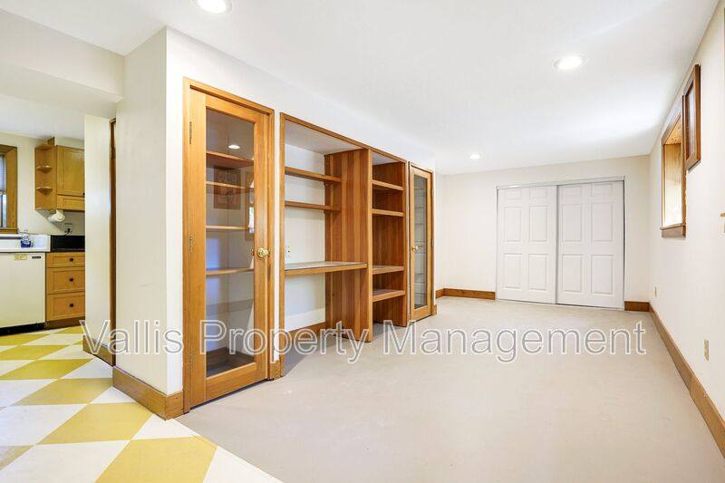 Apartment for rent at 2185 Trade St SE, Salem, OR 97301