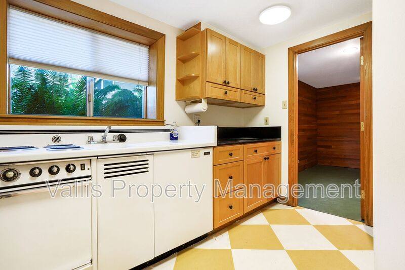 Apartment for rent at 2185 Trade St SE, Salem, OR 97301