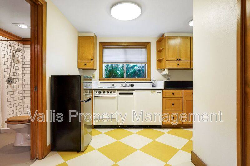 Apartment for rent at 2185 Trade St SE, Salem, OR 97301