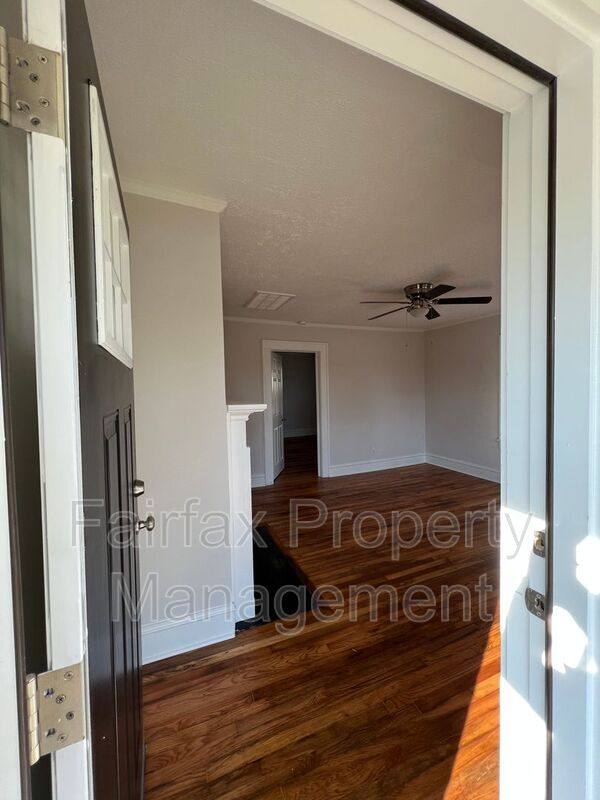 Apartment for rent at 102 W Summit Ave #B, Burlington, NC 27215