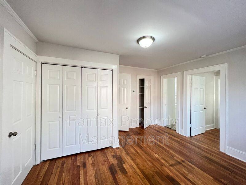 Apartment for rent at 102 W Summit Ave #B, Burlington, NC 27215