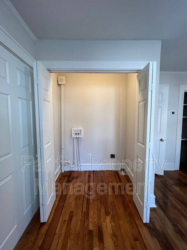 Apartment for rent at 102 W Summit Ave #B, Burlington, NC 27215