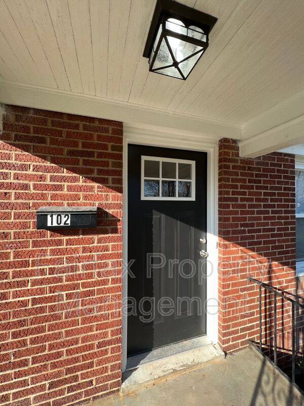 Apartment for rent at 102 W Summit Ave #B, Burlington, NC 27215