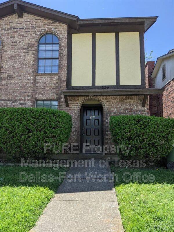 Apartment for rent at 936 Southmoor Dr, Arlington, TX 76010