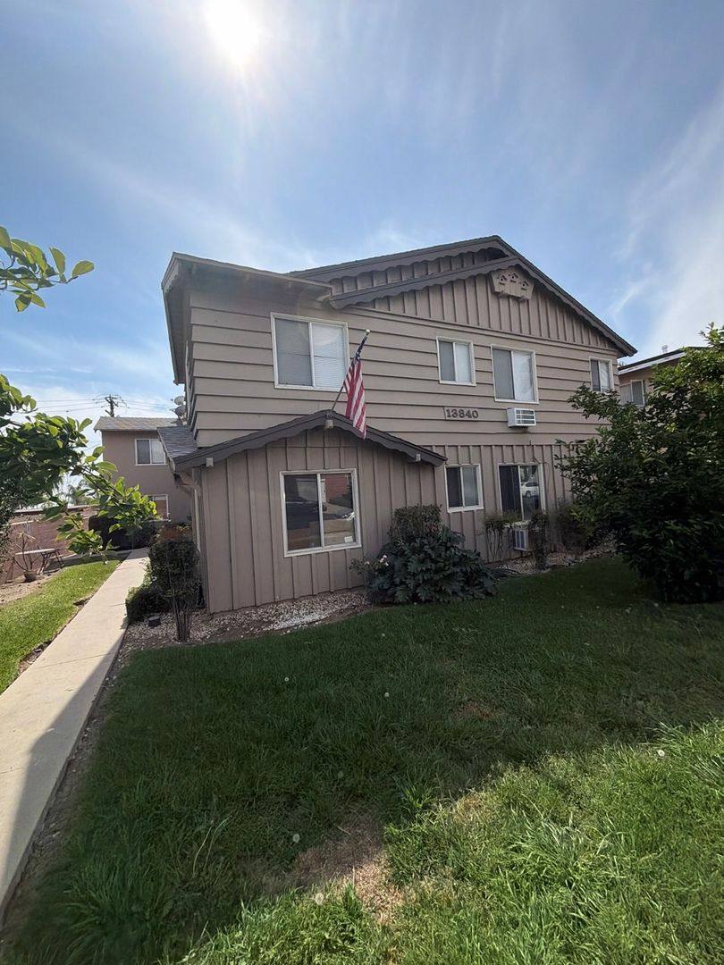 Apartment for rent at 13840 Christine Dr, Whittier, CA 90605