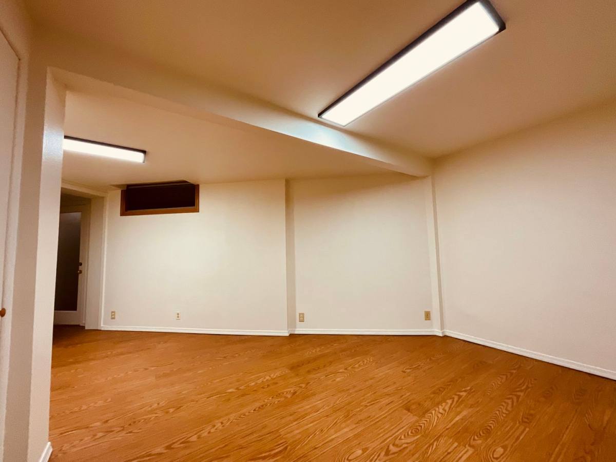 Apartment for rent at 5409 Ivanhoe, Seattle, WA 98105