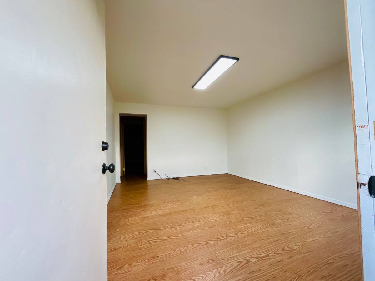 Apartment for rent at 5409 Ivanhoe, Seattle, WA 98105