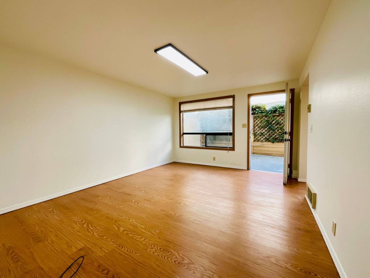 Apartment for rent at 5409 Ivanhoe, Seattle, WA 98105