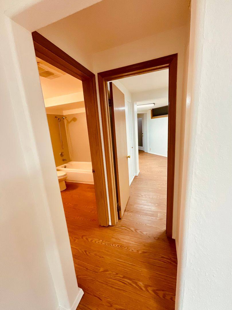 Apartment for rent at 5409 Ivanhoe, Seattle, WA 98105