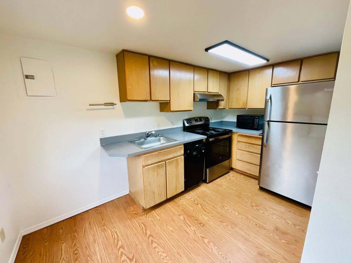 Apartment for rent at 5409 Ivanhoe, Seattle, WA 98105