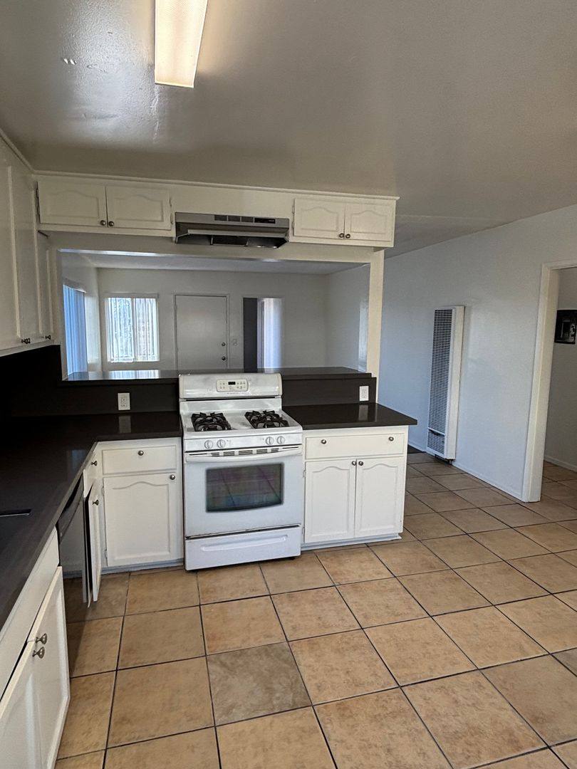 Apartment for rent at 841 W 5th St, San Pedro, CA 90731