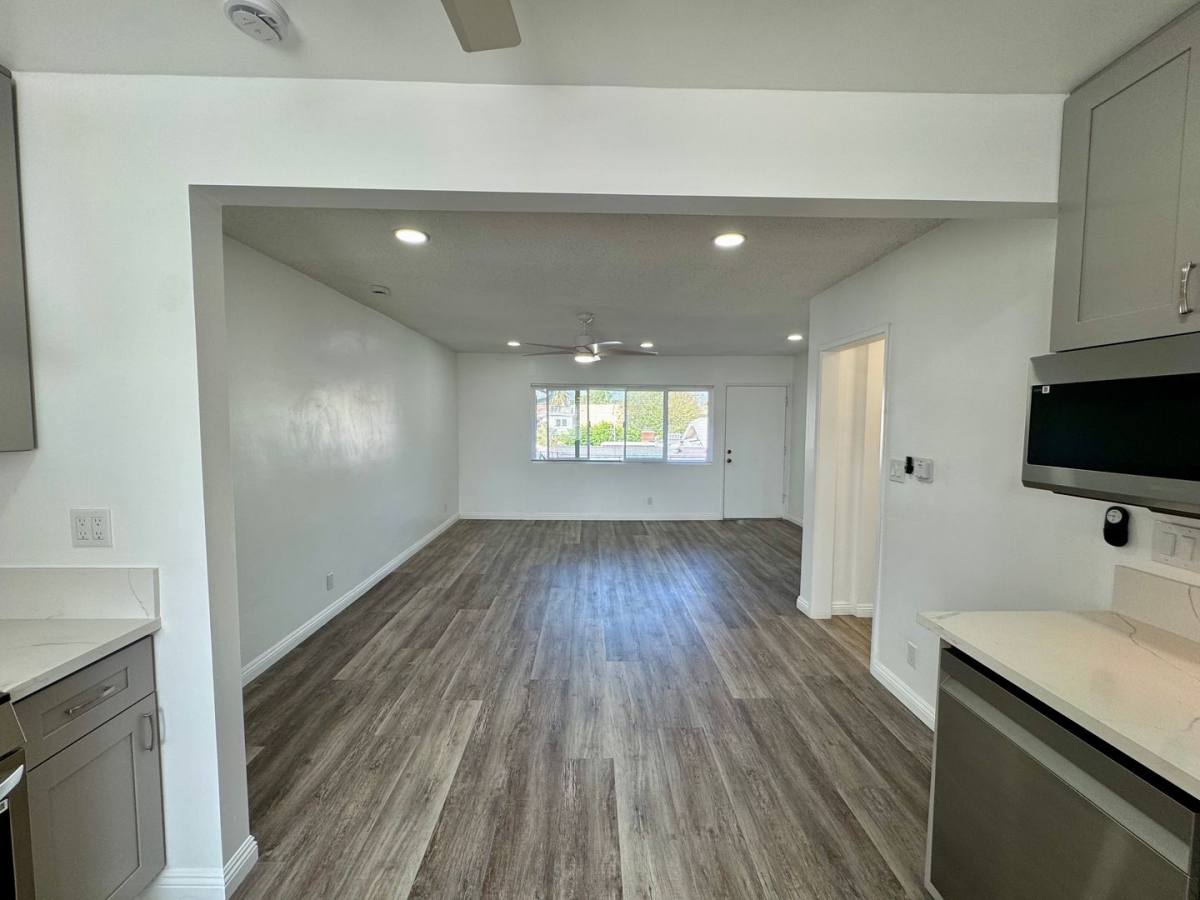 Apartment for rent at 1027 Roswell Ave #4, Long Beach, CA 90804