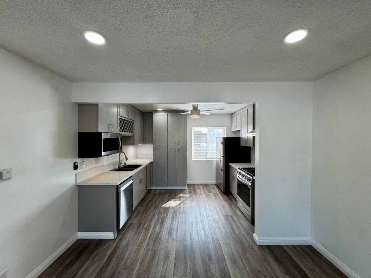 Apartment for rent at 1027 Roswell Ave #4, Long Beach, CA 90804