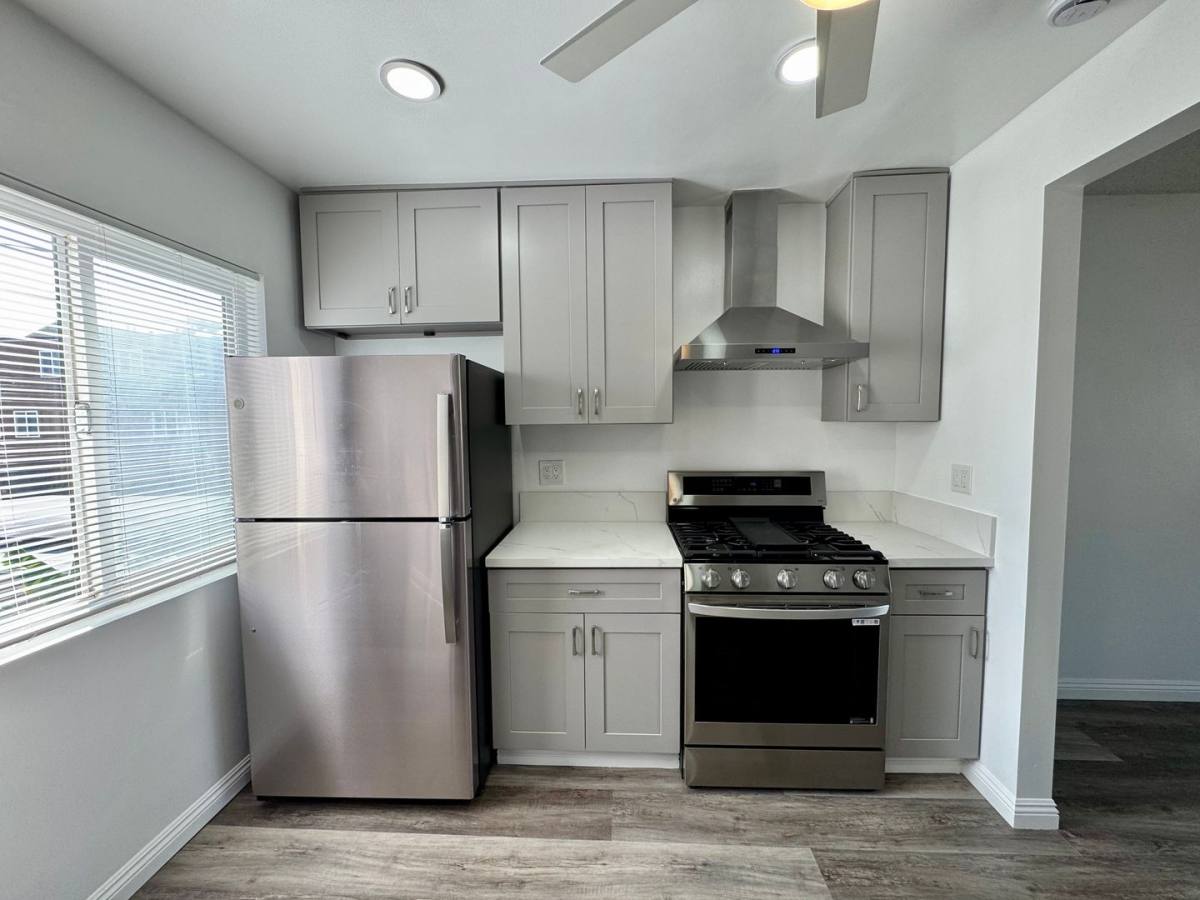 Apartment for rent at 1027 Roswell Ave #4, Long Beach, CA 90804