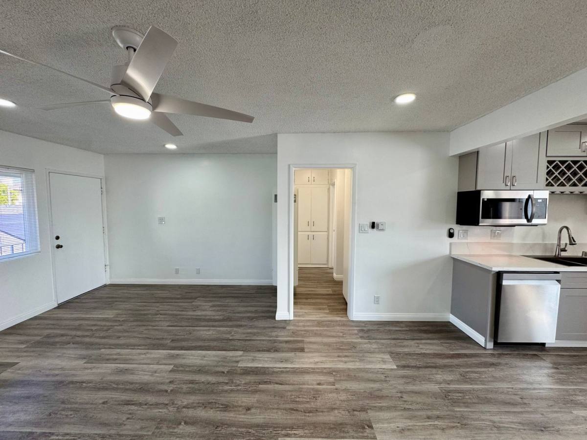 Apartment for rent at 1027 Roswell Ave #4, Long Beach, CA 90804