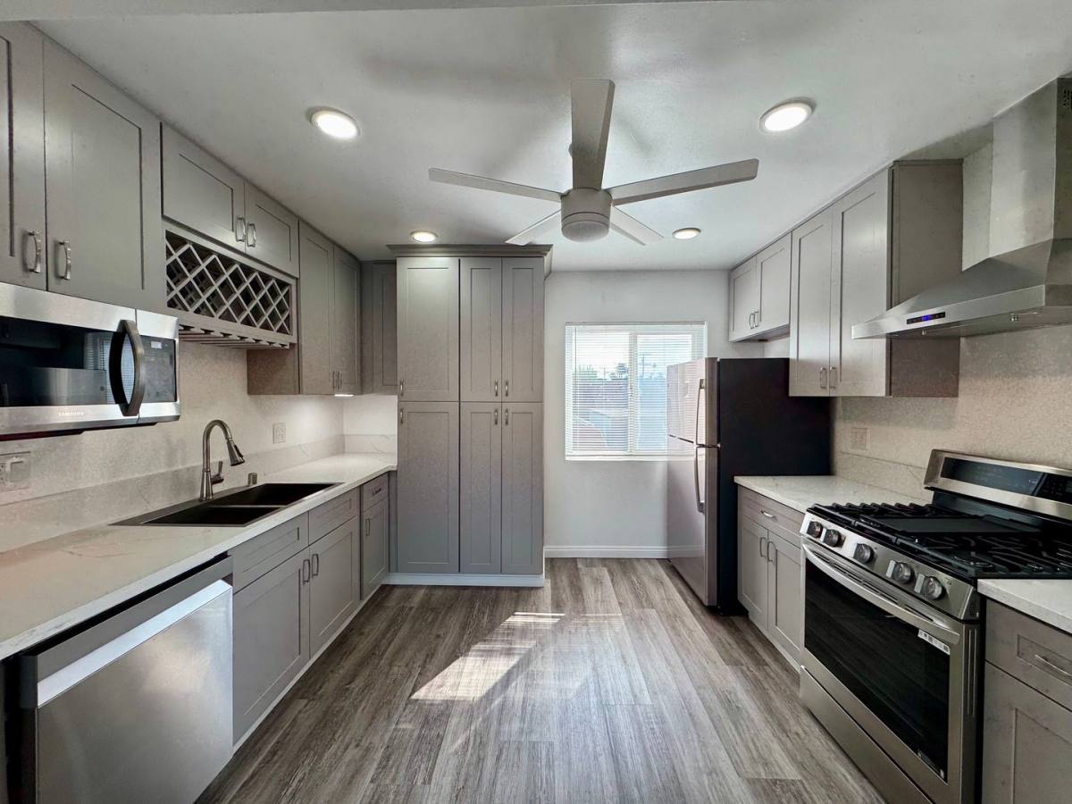 Apartment for rent at 1027 Roswell Ave #4, Long Beach, CA 90804