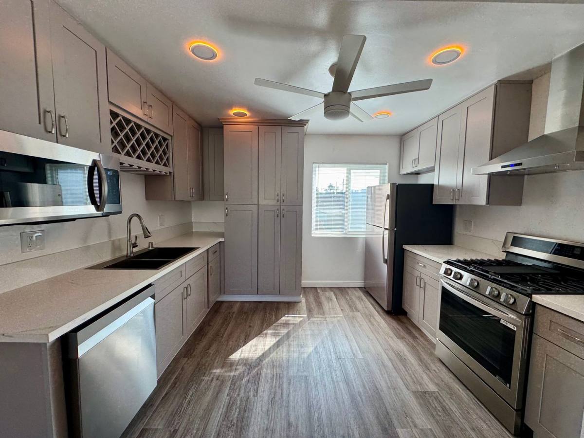 Apartment for rent at 1027 Roswell Ave #4, Long Beach, CA 90804