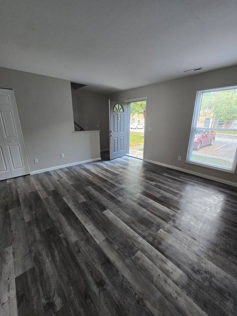 Townhouse for rent at 580 Erlanger Rd, Erlanger, KY 41018