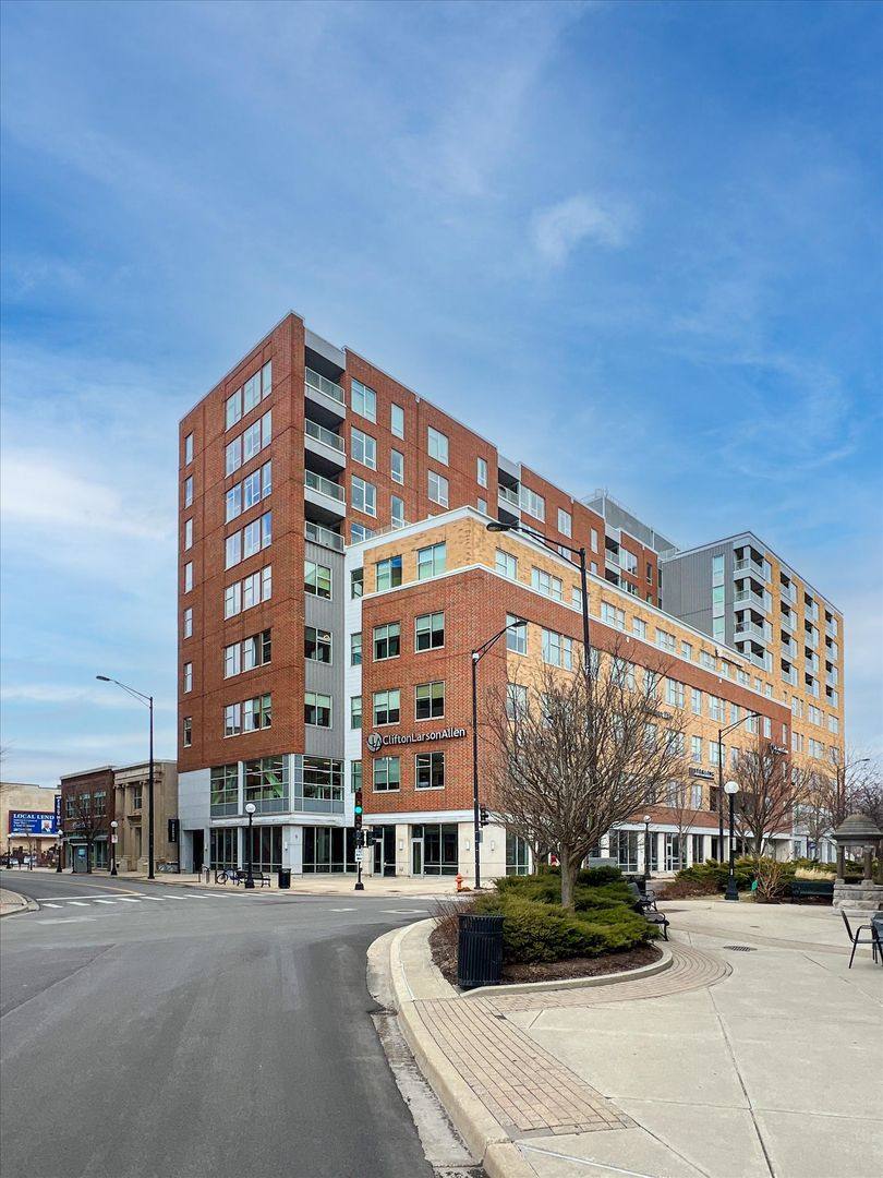 Condo for rent at 301 N Neil St, Champaign, IL 61820