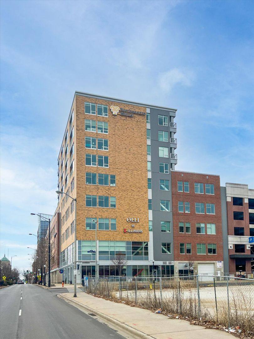 Condo for rent at 301 N Neil St, Champaign, IL 61820