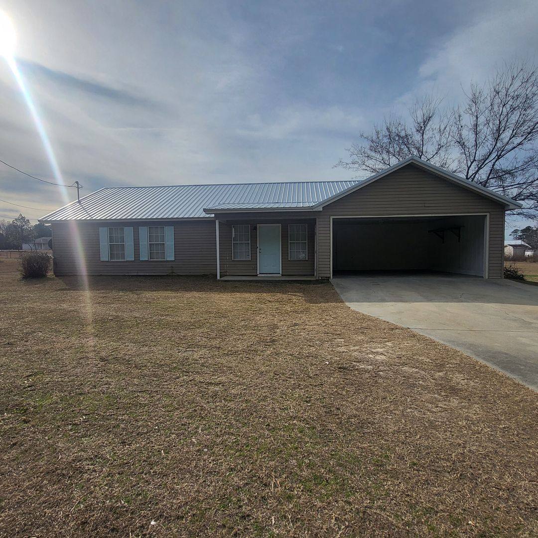 House for rent at 639 Ed Beckham Rd, East Dublin, GA 31027