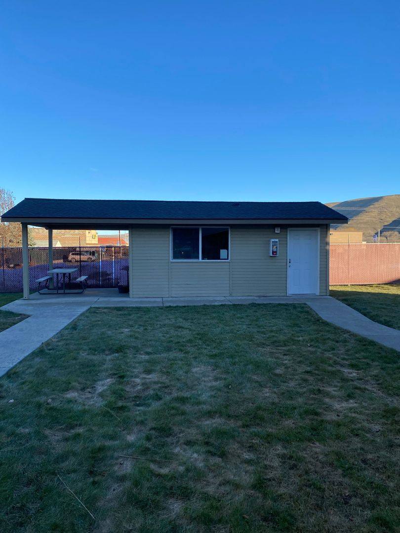 Apartment for rent at 507 S 3rd St, Selah, WA 98942