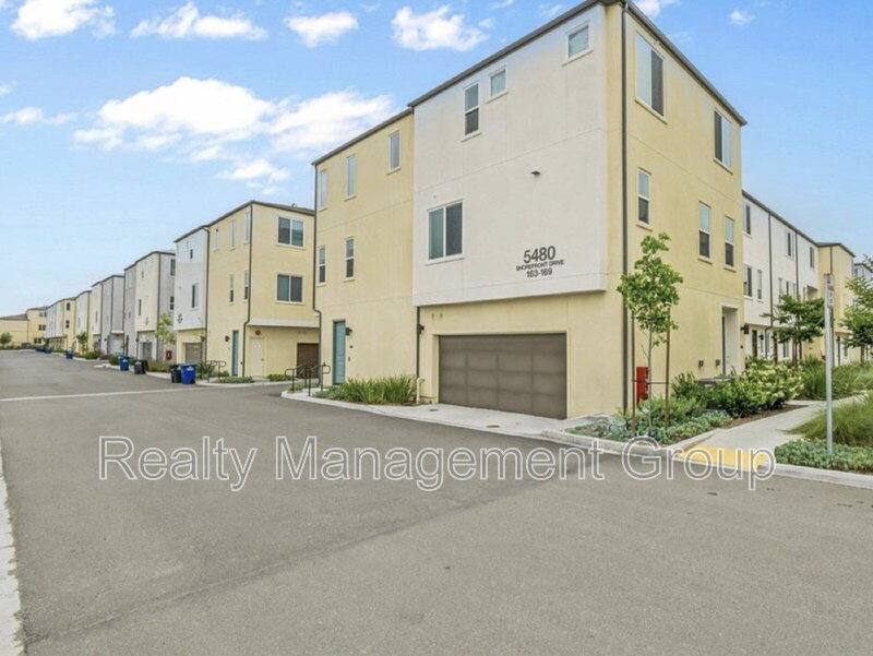 Townhouse for rent at 5480 Shorefront Dr #163, San Diego, CA 92154