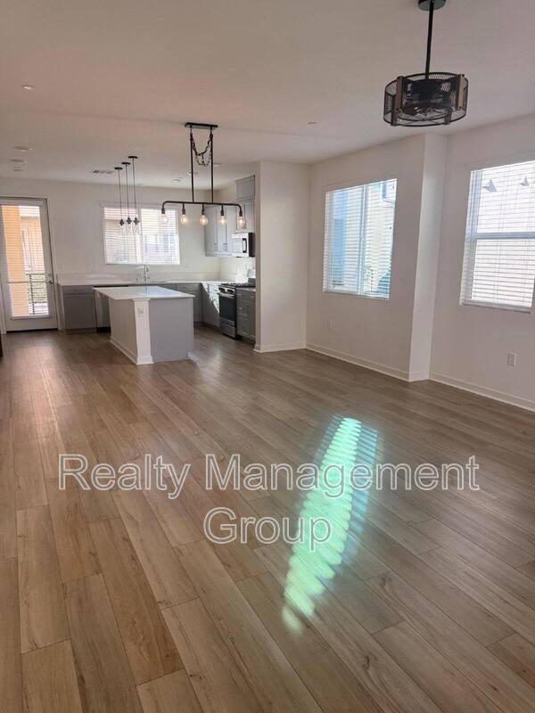 Townhouse for rent at 5480 Shorefront Dr #163, San Diego, CA 92154