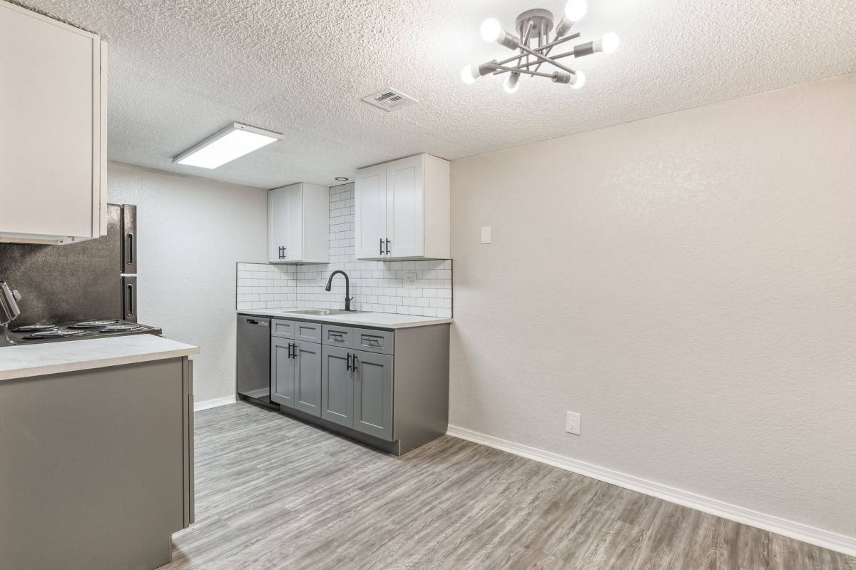 Apartment for rent at 6805 S Lewis Ave, Tulsa, OK 74136