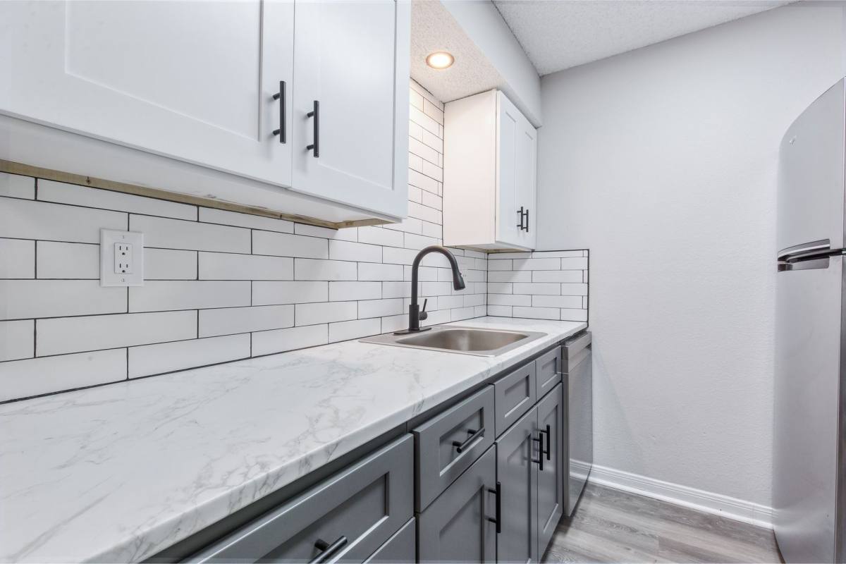 Apartment for rent at 6805 S Lewis Ave, Tulsa, OK 74136