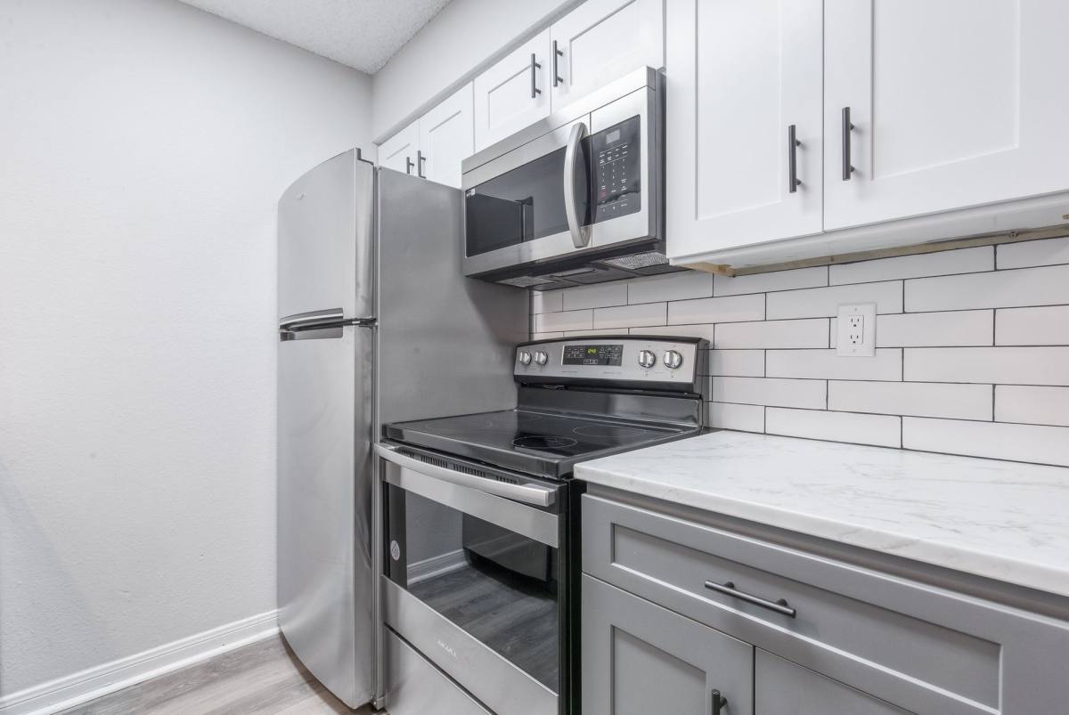 Apartment for rent at 6805 S Lewis Ave, Tulsa, OK 74136